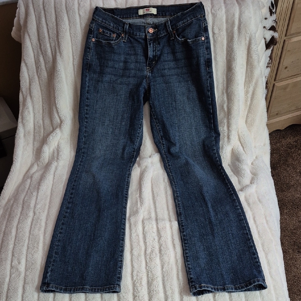 Levi's Dark Blue CURVY, BOOT CUT Women's Jeans, SIZE 10L.